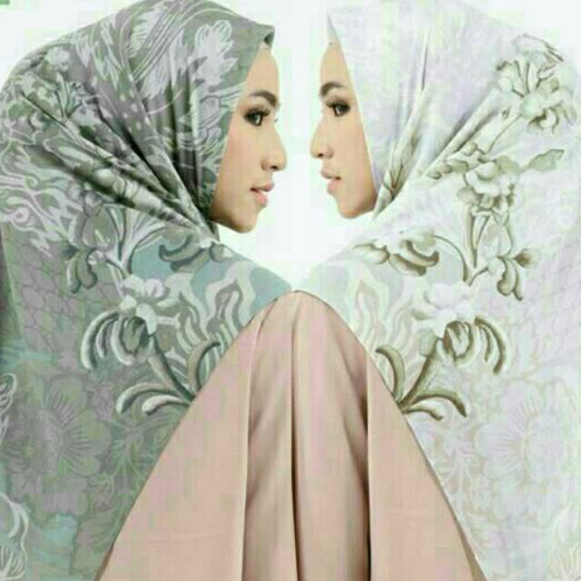 Natalie Scarf by Ria Miranda Hijab Segi empat Segi4 - bukan Kami Idea Dian Pelangi