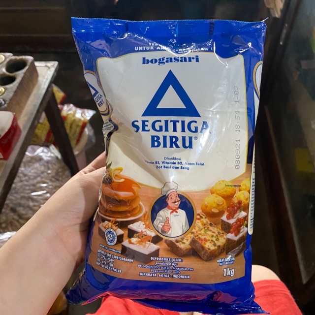 TEPUNG SEGITIGA BIRU 1000GRAM