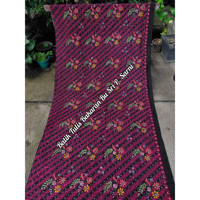 Batik Tulis Kembang Sepasang Latar Parang