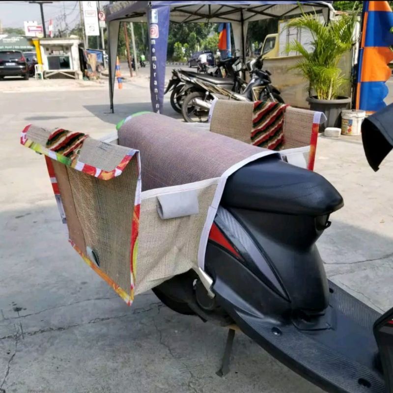 tas motor tas kurir tas obrok tas samping motor. bahan goni kuat.