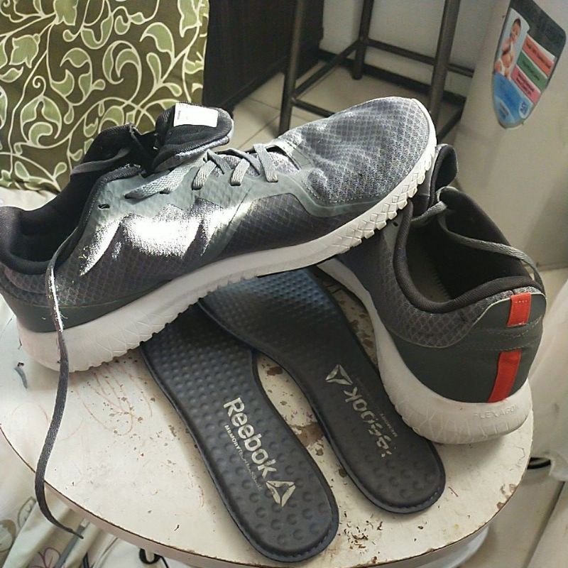Sepatu Reebok FLEXAGON