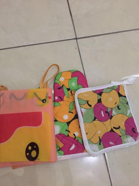 Paket 8 Isi 3 Produk Perlengkapan Masak Apron Karakter Sarung Tangan Oven Dan Capit Makanan