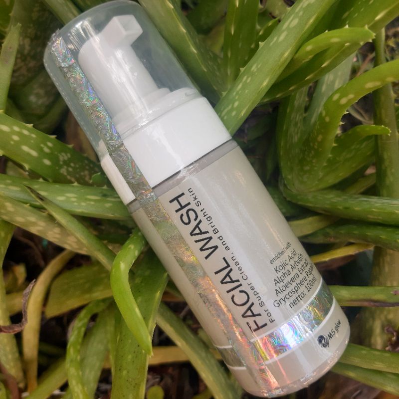 SABUN WAJAH / FACIAL WASH MS GLOW UNTUK PEMBERSIH WAJAH DAN PEMUTIH WAJAH  WANITA AMAN UNTUK REMAJA 