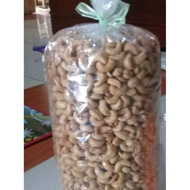 

KACANG METE MATENG BIASA dgn tingkat keutuhan 98persen siap kirim seluruh indonesia silahkan diorder