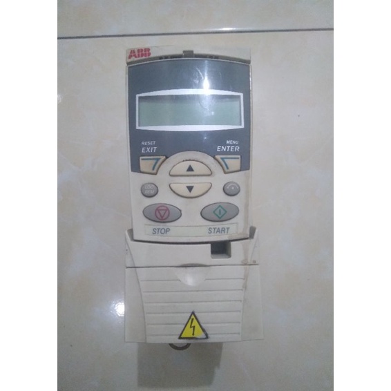 INVERTER ABB ACS355-03E-04A1-4  400/480V 1.5KW 2HP