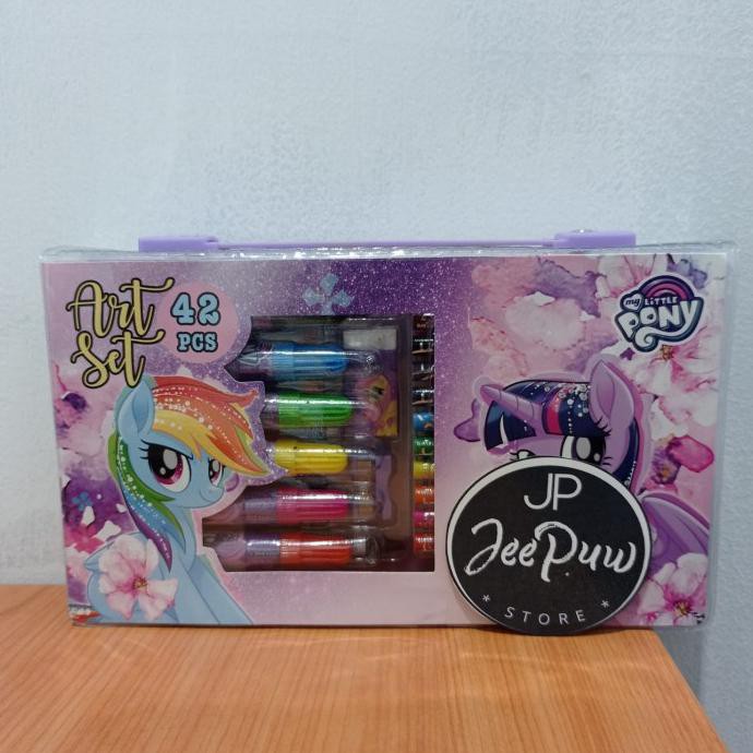 

(PERALATAN MENGGAMBAR) ART SET LITTLE PONY 42 PCS ( CRAYON & PENSIL WARNA) SALE