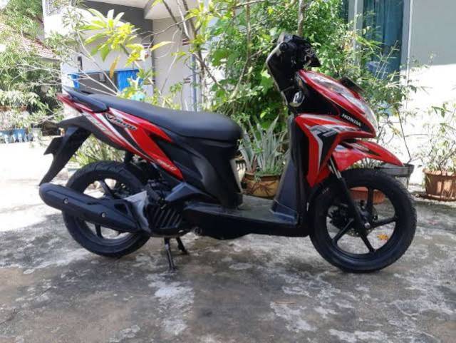 STIKER STRIPING VARIO TECHNO 125 TAHUN 2014 MERAH