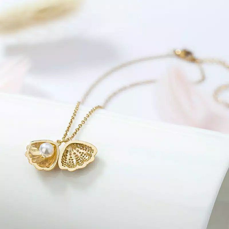Fourfashion Kalung Rantai Bahan Titanium 18k Gold Aksen Mutiara Dan Berlian Gaya Korea Untuk Wanita