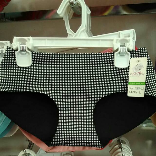 Booty pants / pembesar bokong / pantat palsu
