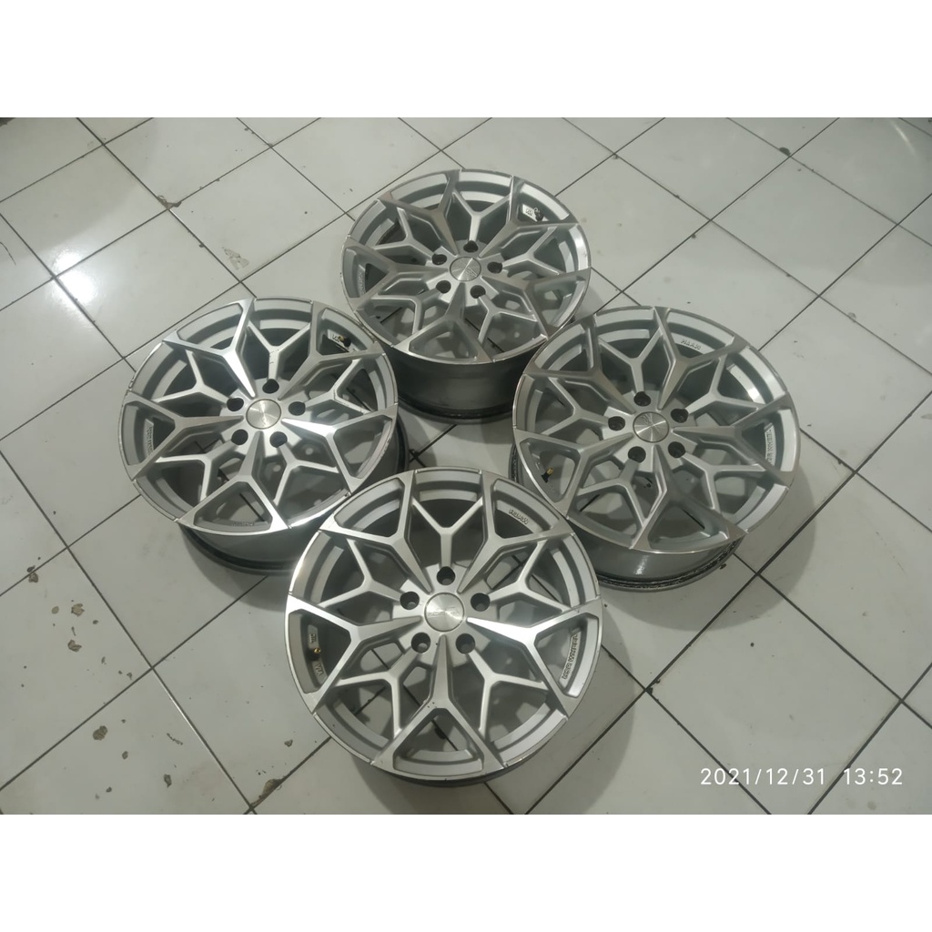 velg mobi bekas innova ring 17x7,5 original hsr myth01  lubang baut 5x114 warna silver