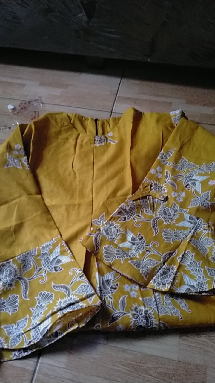 Grosir Terlaris Genes Jelita Tunic Navbor Yelbor Whitbor Creambor Tunik Batik Modern Hrb064