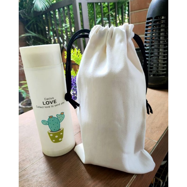 tas serut botol bahan kanvas size 26*15 cm model dan desain sesuai gambar