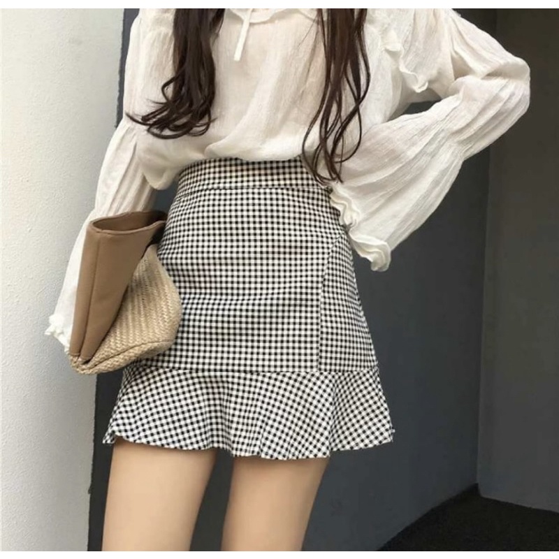 (02) ROK KOTAK WANITA