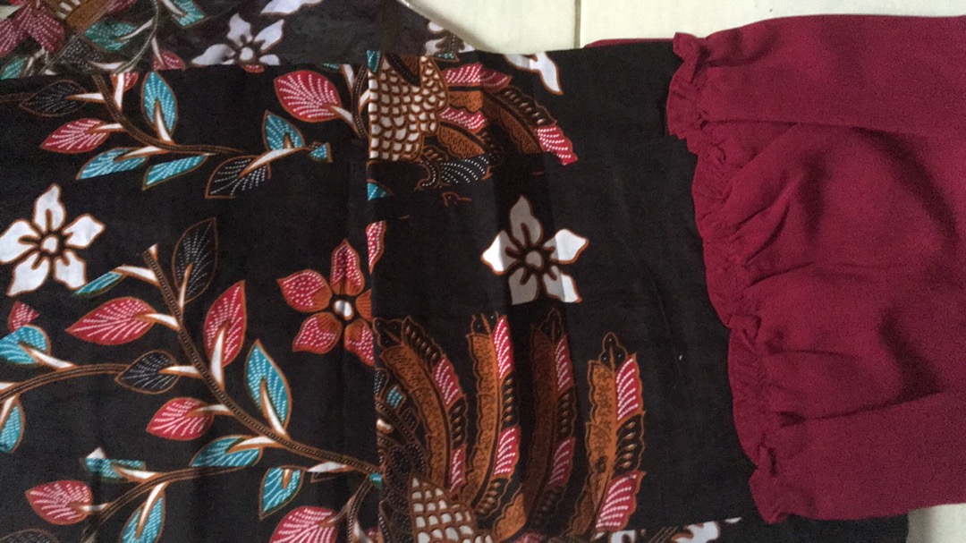 Bisa Pisah Batik Couple Keluarga Sania Ruffle Ori Ndoro Jowi Dnt Gamis Rempel Motifmanuk Tarungwarna