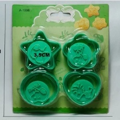 Set Cetakan Kue Kering Isi 4 Bentuk Snoopy Cookies Cutter Cetakan Cutter Cookies Cetakan Plunger Cake Biskuit Bahan Plastik Anti Lengket