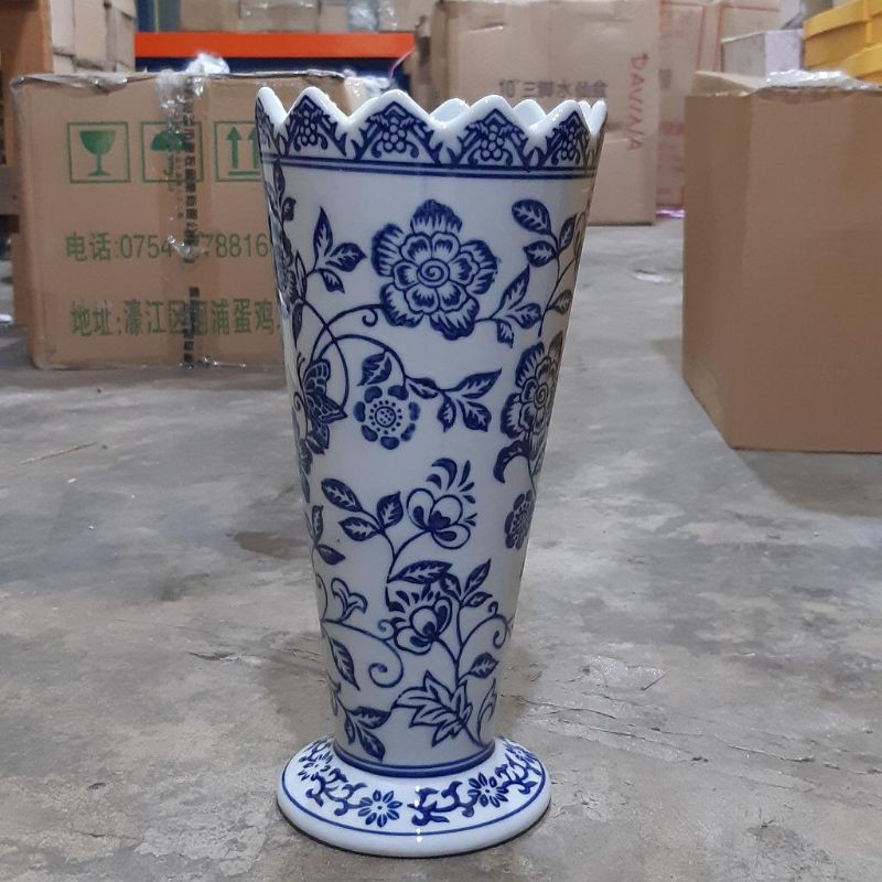 Vas bunga keramik biru putih Jual pajangan keramik biru putih Jual pajangan keramik import vas bunga