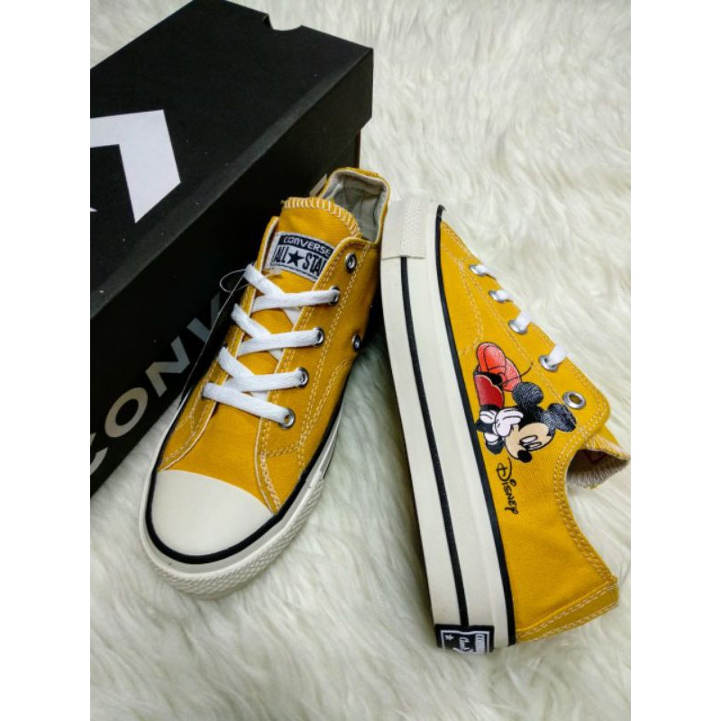 converse mickey