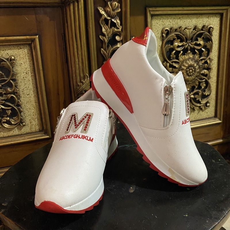 FASHION - Sepatu Wanita Putih Merah