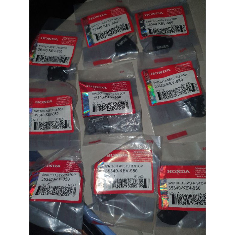 SWITCH SWIS REM DEPAN BEAT, BEAT FI, BEAT ESP, SUPRA, VARIO 125 150 BERKUALITAS ORIGINAL HONDA AHM S