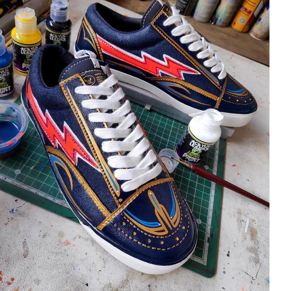 

Lagi Tren.. Rolliemonkie Cat Acrylic Leather Paint - Red, not angelus