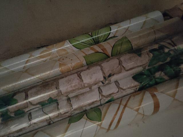 Wallpaper Dinding Bunga Hijau Gold Kotak