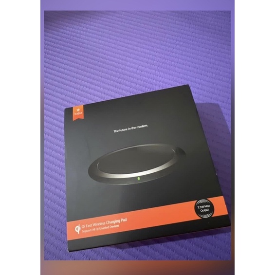 Kajsa Wireless Charging W6 Qi Fast Wireless Charger - White Original bought from ibox (BNIB)
