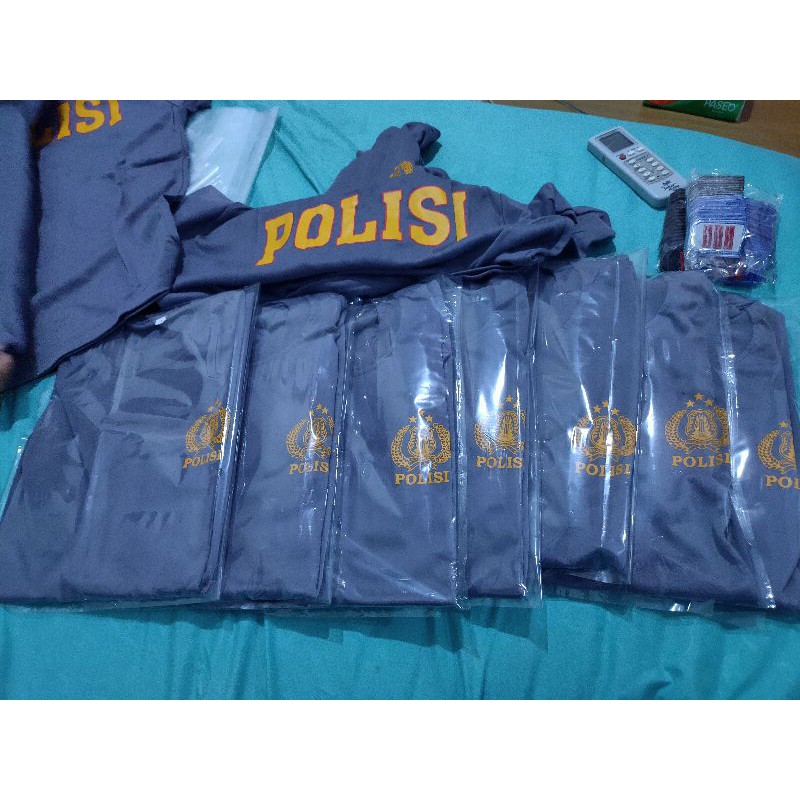 Kaos coklat polisi