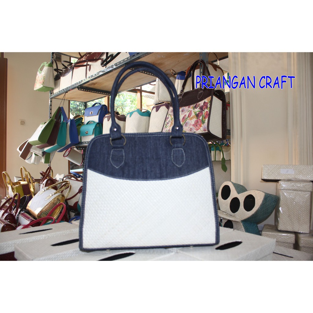 Tas Anyaman pandan Model Levis