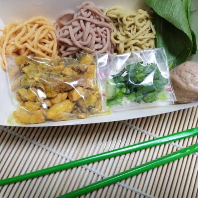 

Mie ayam organik