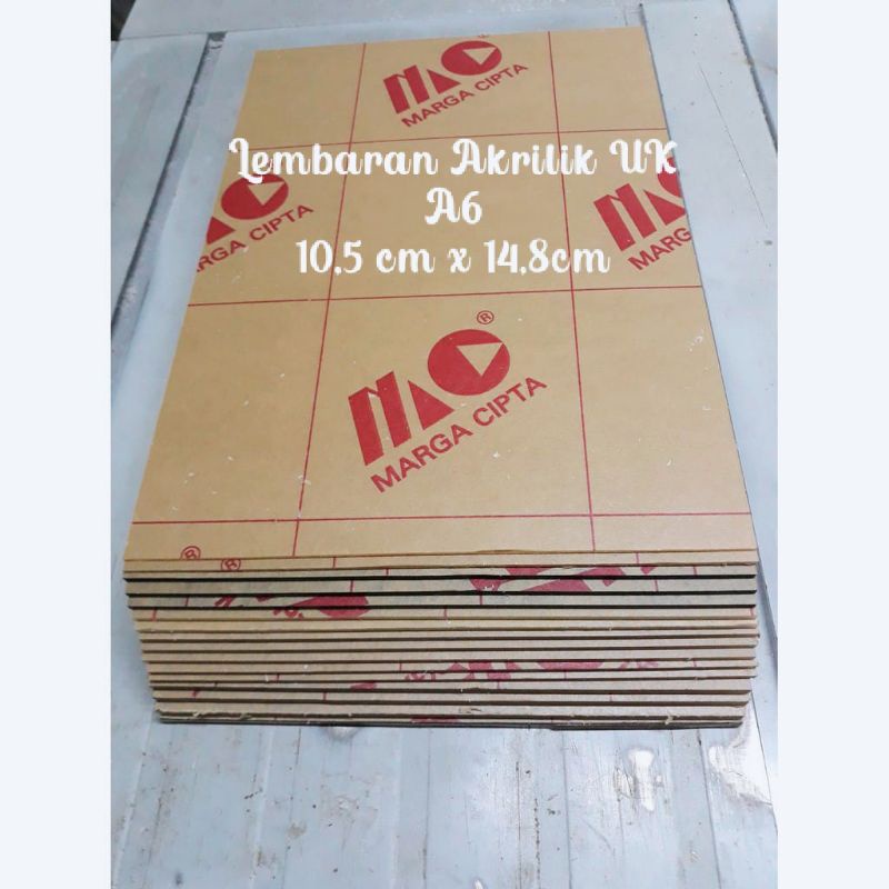 

Lembaran Akrilik A6 Bening 2mm 10.5 x 15 CM