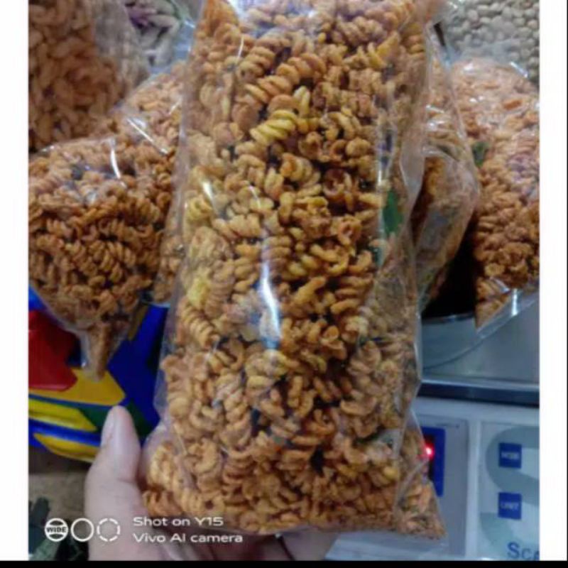 

Makaroni spiral Chili daun jeruk 250g
