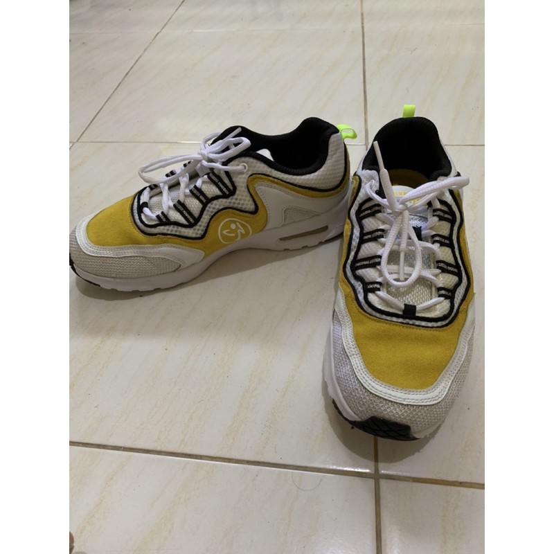 SEPATU ZUMBA WEAR