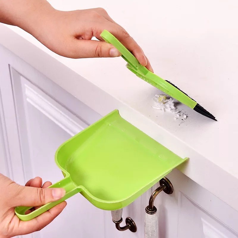 Sapu Mini Set Pembersih Karpet Mobil Meja Laptop ( ready hijau ) - Makassar