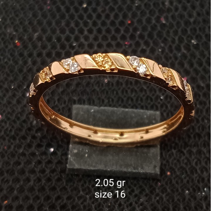 Cincin Emas 17K - 2.05 gr Kadar 750 - 1886