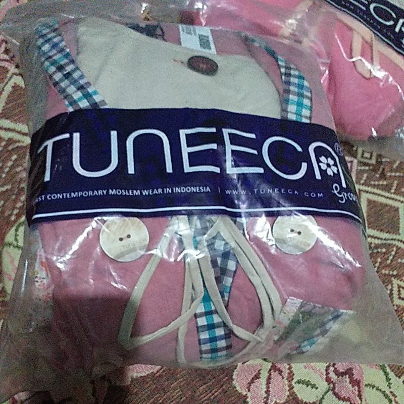 tuneeca edp pink