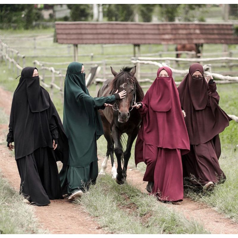 Gamis Furusiyyah. Set Furusiyyah. By Hijab Alila