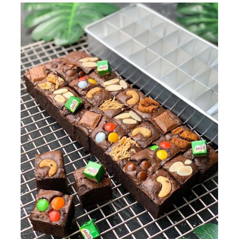 Loyang Kue Brownis Sekat Persegi Panjang / Cetakan Kue Brownies 30 x 10 x 4cm