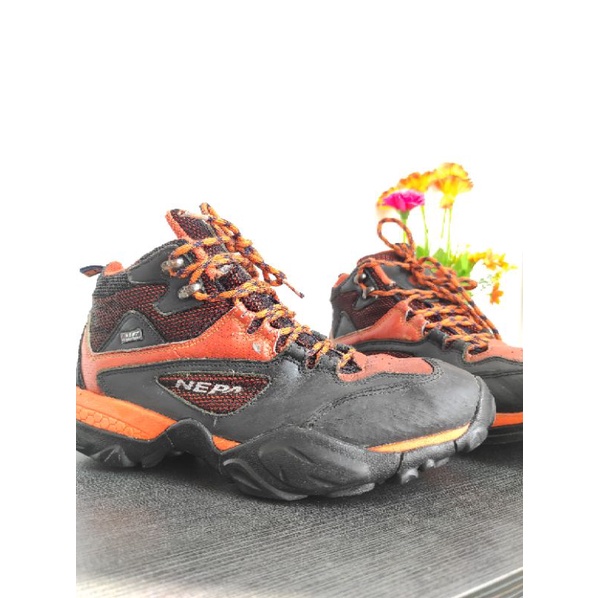 Nepa Hiking Shoes