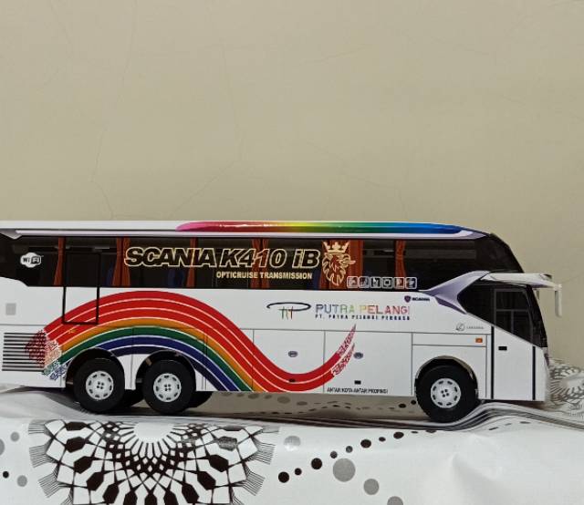 miniatur Bus bis /mainan bus bis Putra Pelangi double deker Legacy SR2 Triple Axle