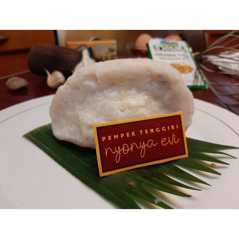 

Pempek Telor Asin Asli Tenggiri Nyonya Evi (100 gr)