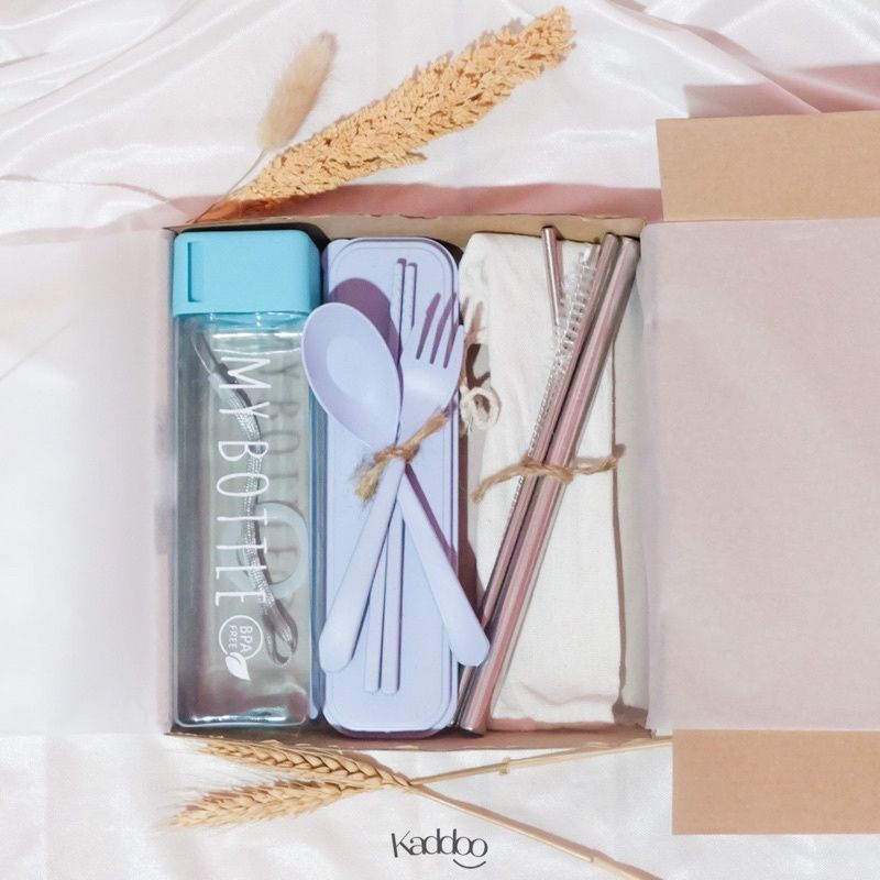 

Hampers Gift Box Tumbler Dan Set Alat Makan Untuk Kado Ultah Wedding