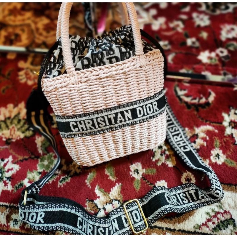 *Desi tas malang* tas d*or anyam