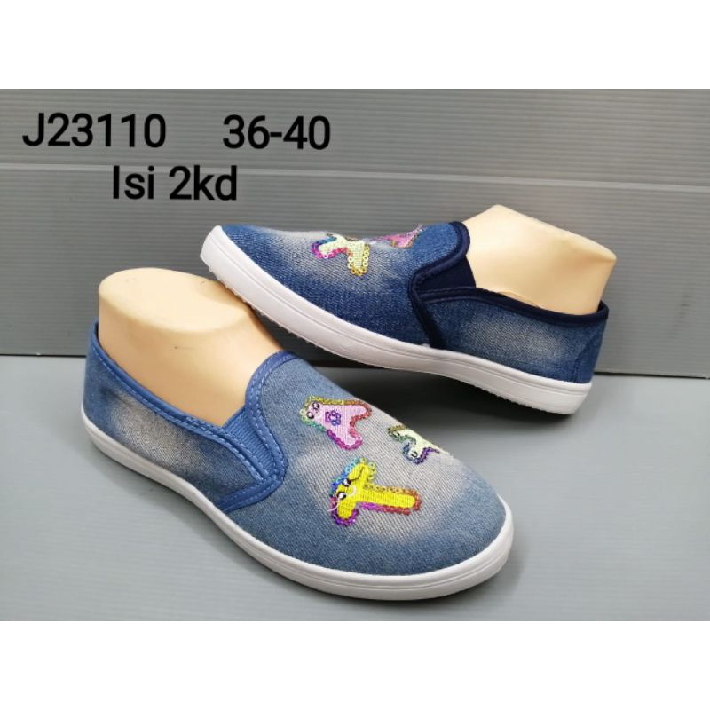 Sepatu sneaker slip on wanita murah awet