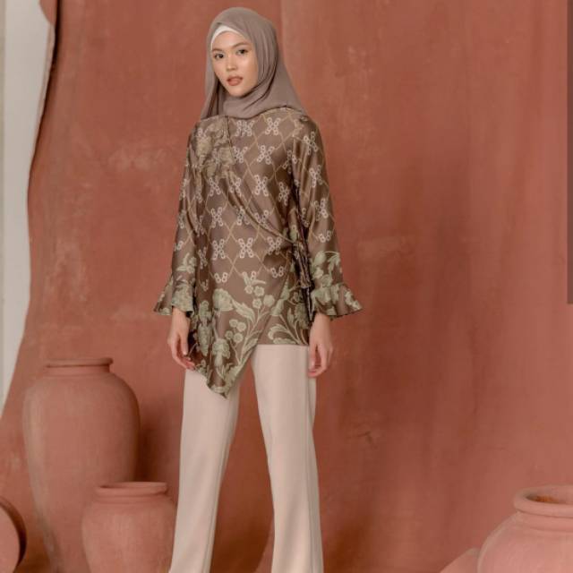 Sumbawa Blouse Wearing Klamby