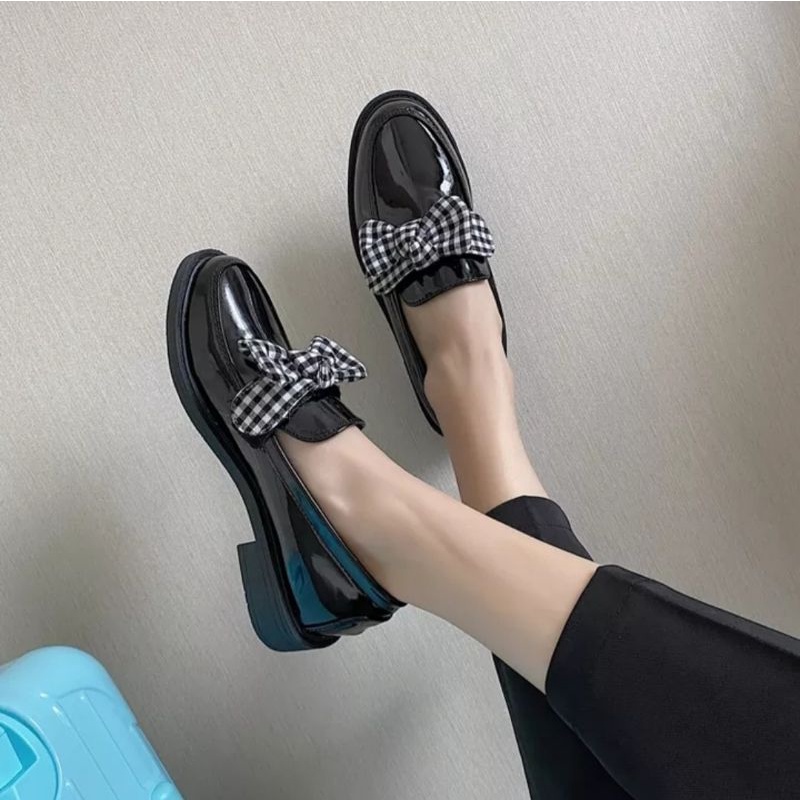 Sepatu Docmart Wanita Kekinian Terbaru 2022 fashion Korea / Sepatu Loafers Wanita Pita Kotak / Sepatu Flat Hak Kasual Premium / Bisa Cod