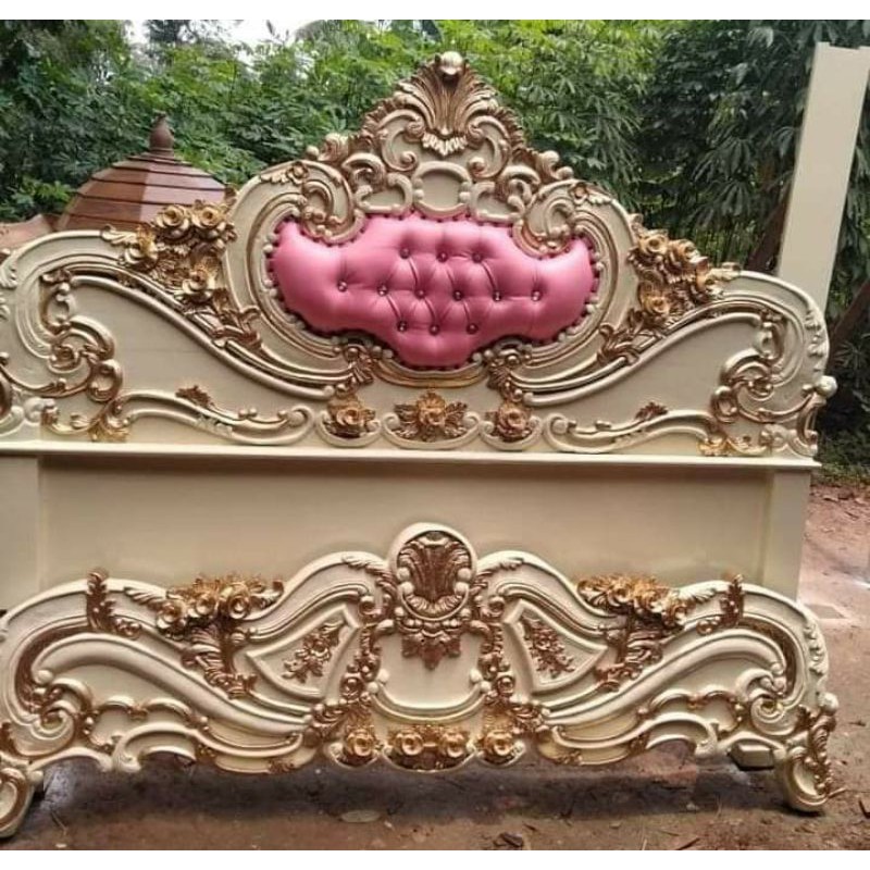 dipan ukir mewah/ranjang ukir jepara.