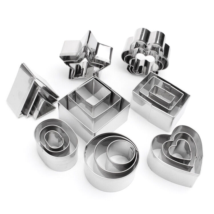 24pcs / set Cetakan Kue Bentuk Hati Bintang Bunga Bahan Stainless Steel Untuk Dapur