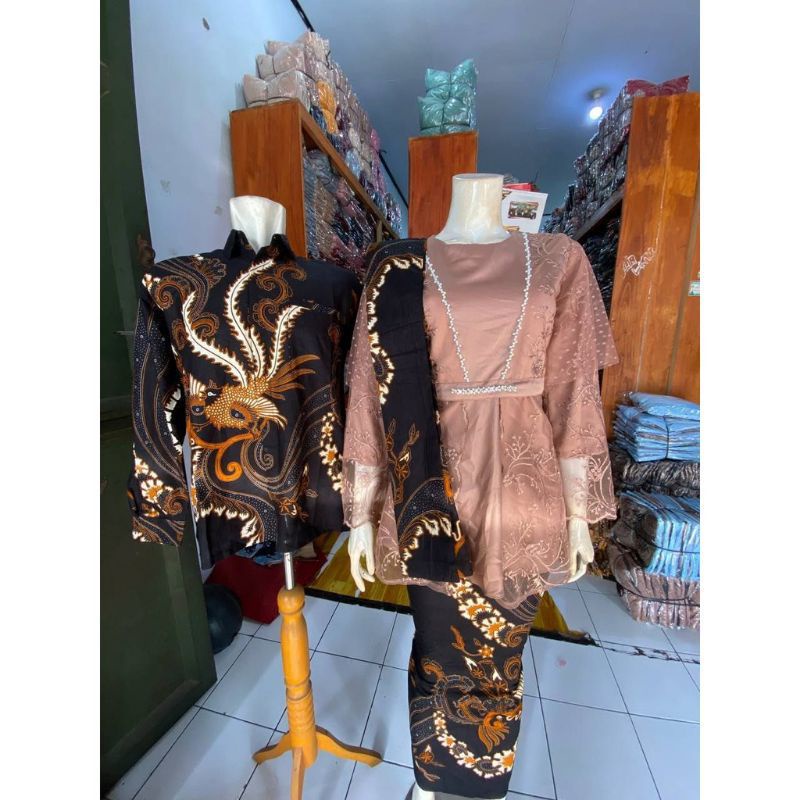 Couple Kebaya Modern Baju Wisuda Tunangan Lamaran Terbaru Baju Batik Brokat Couple