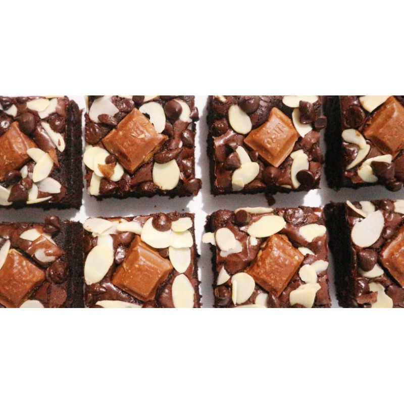 

Almond Choco Brownies/Brownies sekat/Fudgy Brownies