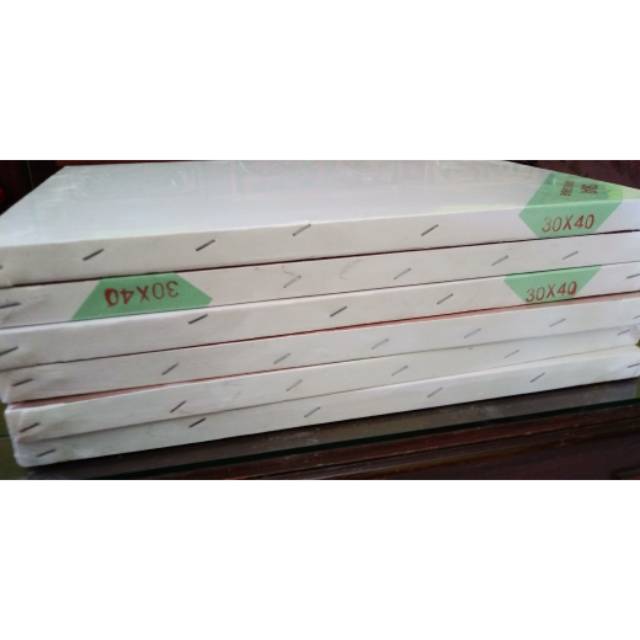 

Kanvas lukis standart 30 x 40 cm